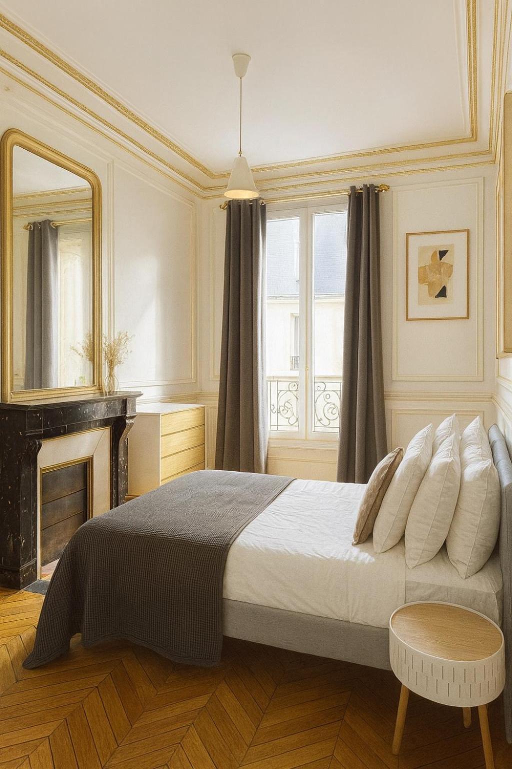 Apartment Arc De Triomphe/ Champs-elysees *